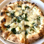 Pizzeria Pino Isola VESTA - 海苔としらすのピッツァ