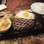 ハンバーグ専門　大賀 - ハンバーグフライドエッグ1000円