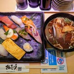 さんきゅう水産 - 令和3年10月 ランチタイムサービスセット
にぎり10貫＋赤だし 869円