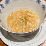桃仙閣 - 上海蟹と絹傘茸の煮込みスープ