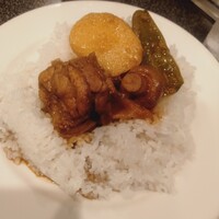 紅花別館 - ココットカレー(チキンのスパイシーカレー)1650円