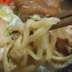 Yama Goya Kafe Kaze No Michi - 島豚３種のせ沖縄そばの麺