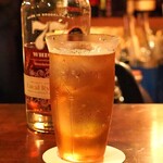 アタラクシア - 77 Whiskey Distilled from Local Rye and Corn のダブルのハイボール