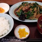 カナメ - ニラレバ炒め定食（700円＋税）