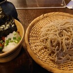 天手古舞 - 冷しなめこそば　980円