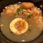 麺屋一燈 - 秋の帆立出汁塩ラーメンと干し貝柱のバター醤油炊き込みご飯+味玉