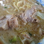 花巻らーめんバガボンド - チャーシュー乗っけました。