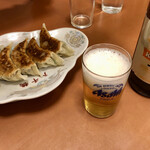 八千穂 - 餃子と瓶ビール