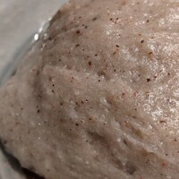 蕎麦懐石 無庵 - 褐色で玄蕎麦の星が飛んでいます。