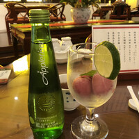 萬珍樓 本店 - 山桃スカッシュアップルタイザー仕立て