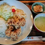 ユニ・カフェ - 唐揚げ定食　500円