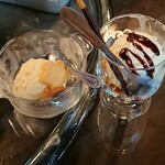 ユニ・カフェ - アイスクリーム　150円/ミニパフェ（チョコ）150円