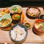 酒と飯 菜 - 