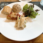 オチガビワイナリー - 【2021年10月】ランチのメインプレート。