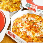 ピザーラ - 料理写真:たっぷりトマトとマスカルポーネ M (￥2,580)、北海道産ポテトと粗びきソーセージ M (￥0)