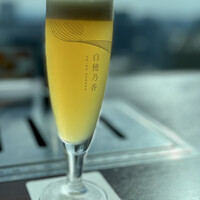 天空焼肉 星遊山 - 白いプレミアム生ビール(950円)