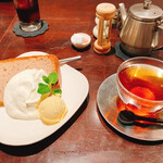 パルファン - ブルーベリーといちごのシフォンケーキとアルションブルー