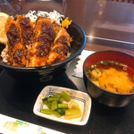 ごはん処 おあがんな亭 - 料理写真:おばすてソースカツ丼