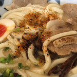 うどん馳走 山石土平 - 辛味投入