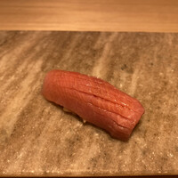 すし寿 - ②カナダ産マグロの中トロ
