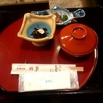 Ryouriryokan Tagoto - 上から、鰊の山椒漬け、キクラゲの和え物、椀の中はトウモロコシの豆腐