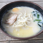 Koiwainoujoumakibaenramenshoppu - 牛乳ラーメン ¥700