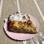 メゾン ムラタ - ヘーゼルナッツとマロングラッセ くるみのボストック ¥180