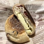 メゾン ムラタ - ブルーベリー クランベリー クリームチーズ ￥180