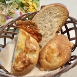 ベーカリーカフェ モーツアルト - ランチセット パンバー盛り付け例