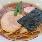 かまや食堂 - チャーシューは薄くてとろとろにほぐれる。