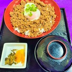 牛そぼろ丼