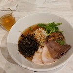 みなとや - 牛骨醤油ラーメン