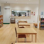 Horu Kafe Apiru - 店内10/25