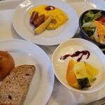 ハイパーリゾート ヴィラ塩江 レストラン四季 - 朝食はバイキング