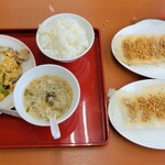 満洲園 - にんにく餃子&豚肉と木耳と玉子の炒め定食