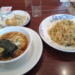 バーミヤン - チャーハン+餃子、半ラーメンセット。