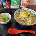 丸亀製麺 - ちゃんぽんうどん並（690円）