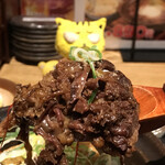 天ぷら海鮮米福 - 牛煮込み、にゅ～～ん！　※結構、量は多かったです