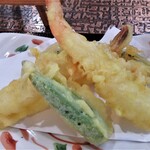 蕎麦処 皐 - エビ２本、オクラ、南瓜