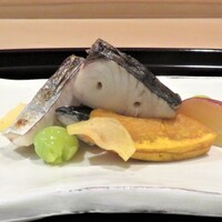 悠々 - 鰆炭火焼き