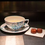 エクアトゥール - カヌレ  ハーブティー