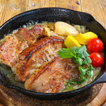 豚肉とザワークラウトのオーブン焼き「ポトヴァラク」
