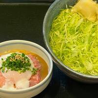 鮪のすき身胡麻だれ丼