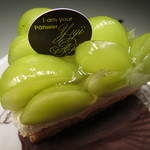 スイーツガーデン ユウジアジキ - 【再訪５】シャインマスカットのタルト。ブドウがいっぱいっ！