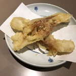 おうどん 瀬戸晴れ - ちくわ天（¥120円）サクサクで美味しいです。