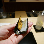 味あら井 - 「大分県のアオリイカと赤雲丹の海苔巻」