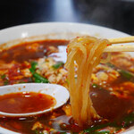 辛麺屋 桝元 - 麺箸上げ