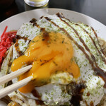 峰 - 半熟の目玉焼きを絡めて激ウマ！