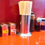 ラーメン二郎 - 卓上調味料