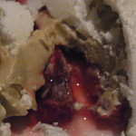 ランベリー ナオト キシモト - メレンゲドームをあけると濃厚なピスタチオをチェリーが！